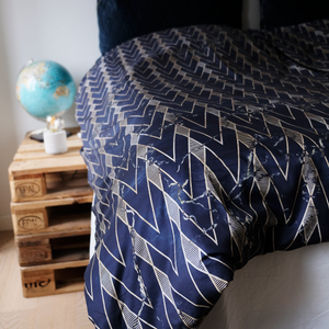 Lightning Triangles - 2 sets duvet